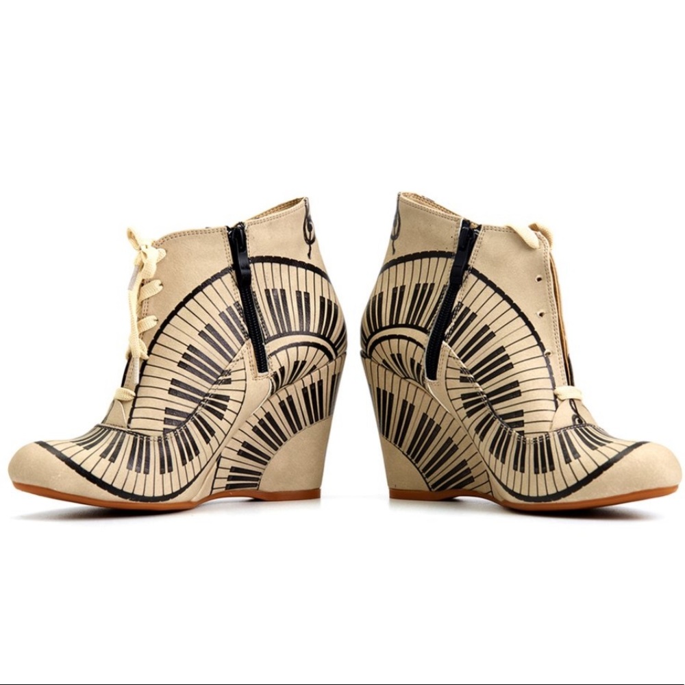 Goby-Piano key -Ivory/ebony wedge high heel bootie. size 36-brand new boxed- - Picture 2 of 11